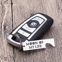 Load image into Gallery viewer, Couples Keychain Gifts For Boyfriend Girlfriend Birthday 1 Pair Game Of Thrones Lovers Sun And Moon Key Rings Husband Wife Anniversary Wedding Gifts For Him Her Women Khaleesi And Khal