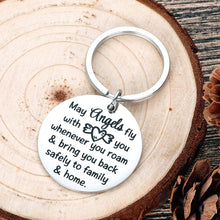 Load image into Gallery viewer, Traveller Prayer Key Chain Long Distance Journey Gifts Goodbye Farewell Leaving Going Away Parting Gifts Military Deployment Gifts For Him Her Boyfriend Son Daughter Going Off To College Gifts