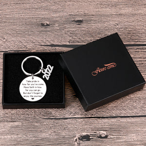 Graduation Gifts For Him Her Class of 2022 Seniors Students Keychain Graduation Masters Nurses Students from College Medical High School Gifts for Women Men Girls Daughter Son Graduates from Dad Mom
