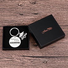 Load image into Gallery viewer, Class of 2022 High School Graduation Gifts Keychain For Him Her Senior College Graduate Gifts for Boys Girls Preschool Medical Master Degree Students Nursing Gifts From Mom Dad Best Friends Teachers
