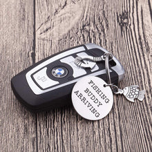 Load image into Gallery viewer, Gifts For New-Dad-Grandpa-Keychain-Birth Pregnancy Announcement Gifts Keepsake Fishing Buddy Arriving Key chain 2020 New Daddy Grandpa Father To Be Gifts For Him Men Husband From Wife Gifts
