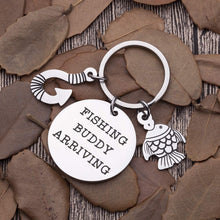 Load image into Gallery viewer, Gifts For New-Dad-Grandpa-Keychain-Birth Pregnancy Announcement Gifts Keepsake Fishing Buddy Arriving Key chain 2020 New Daddy Grandpa Father To Be Gifts For Him Men Husband From Wife Gifts
