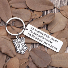 Load image into Gallery viewer, Police Officer Keychain Gifts For Son Policeman Sheriff&#39;s Graduation Gifts From Dad Mom To Son Officer Gifts For Him Key Ring Tag I’m So Proud Of Who You Are Keychain Police Badge Charm

