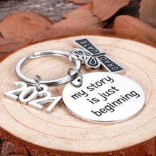 Load image into Gallery viewer, 2021 Graduation Keychain Gifts For Him Her Graduation Masters Nurses Students from College Medical High School Inspirational Gifts for Women Men Girls Daughter Son Graduates from Dad Mom
