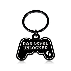 Christmas New Dad Keychain Pregnancy Babay Announcement Gift for New Dad To Be Husband First Time Dad Fathers Day Birthday Anniversary for Soon to Be Dad Step Dad Men Daddy from Wife Girlfriend