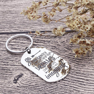 Inspirational Keychain Gifts Personalized Engraved Charm Key Chain Ring Pendant Go Confidently in The Direction of Your Dreams Graduation Birthday Gift for Office, Teen Boys, Teenage Girls