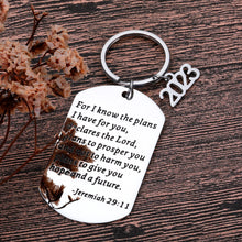 Load image into Gallery viewer, 2023 High School Graduation Gifts Keychain For Her Him Class of 2023 Senior Graduate Gifts for Boys Preschool College Medical Engineer Students School Nurse Master Phd Degree Gifts From Mom Dad I Know
